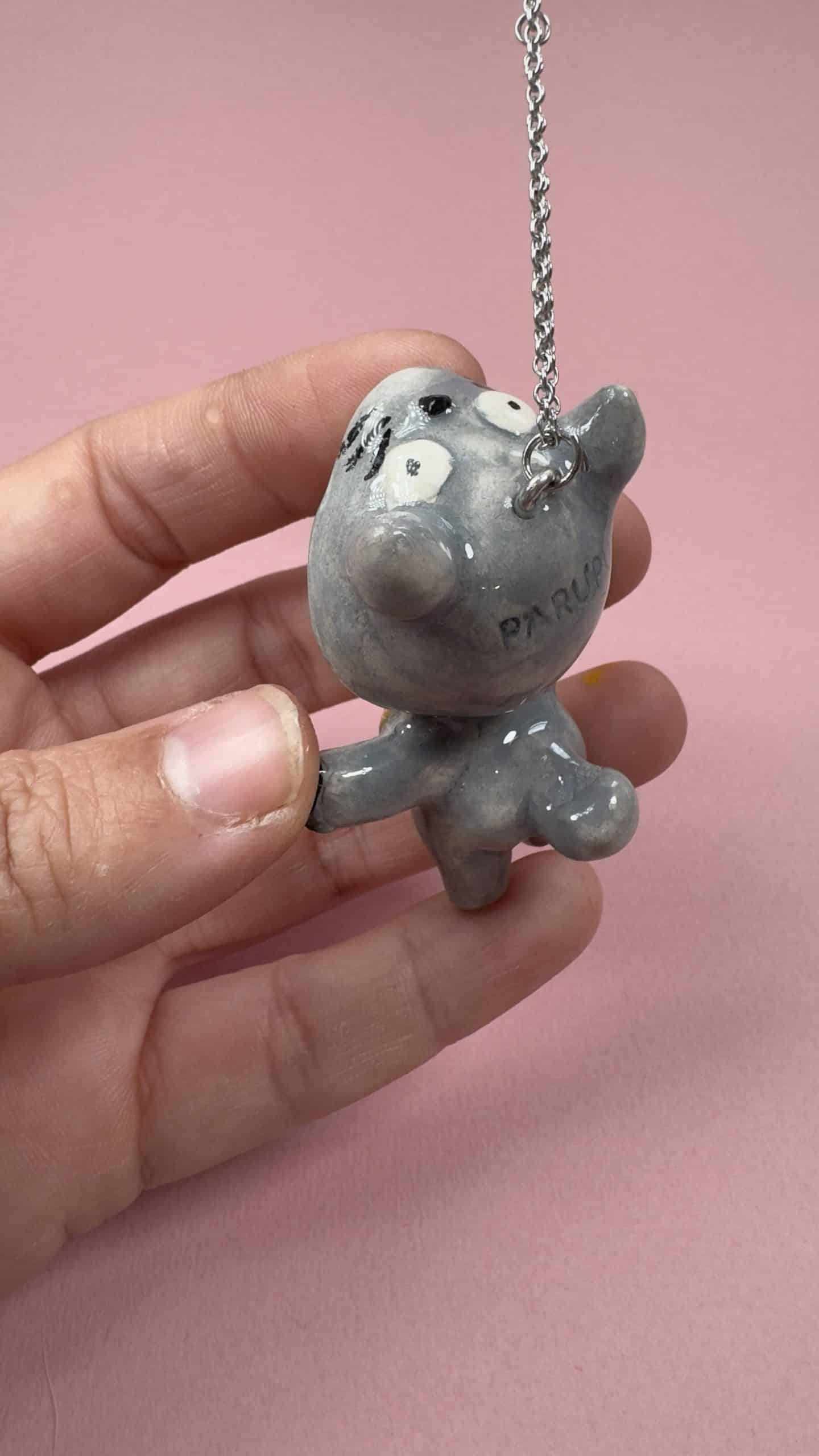 Colgante niña Totoro image 2
