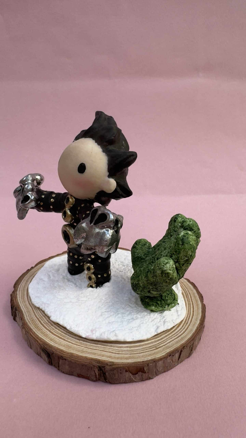 Art toy Eduardo Manostijeras image 2
