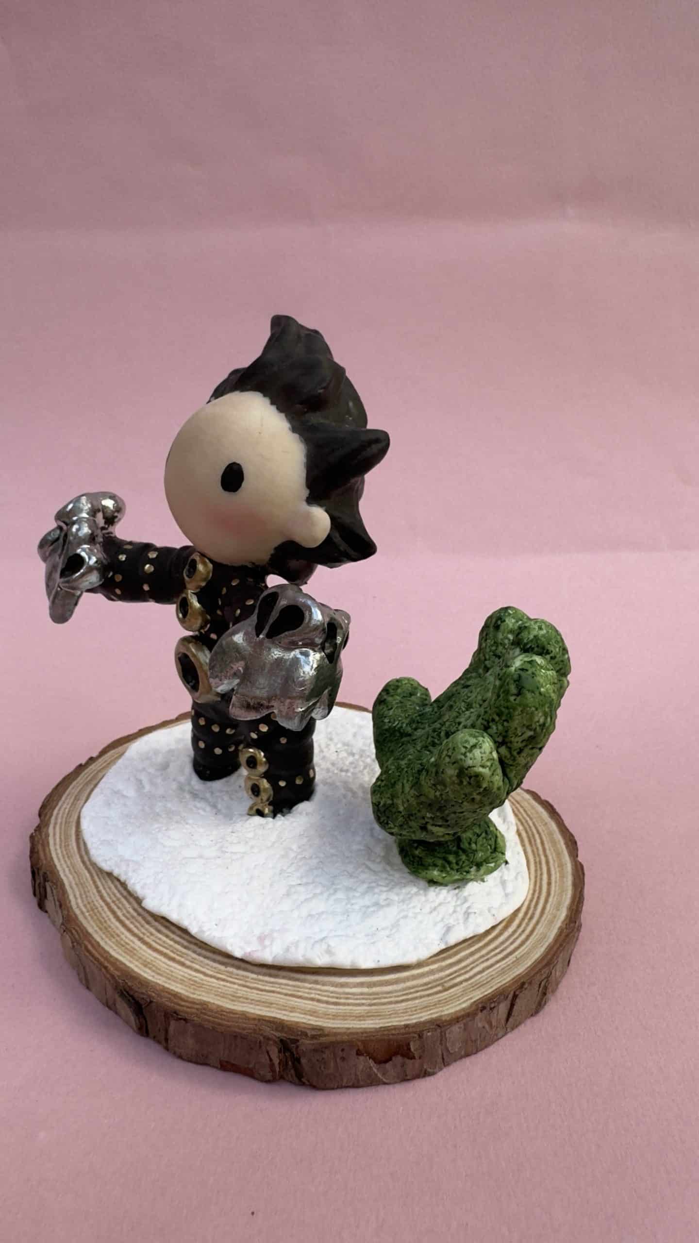 Art toy Eduardo Manostijeras image 2