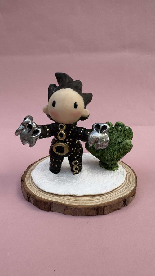 Art toy Eduardo Manostijeras image 0