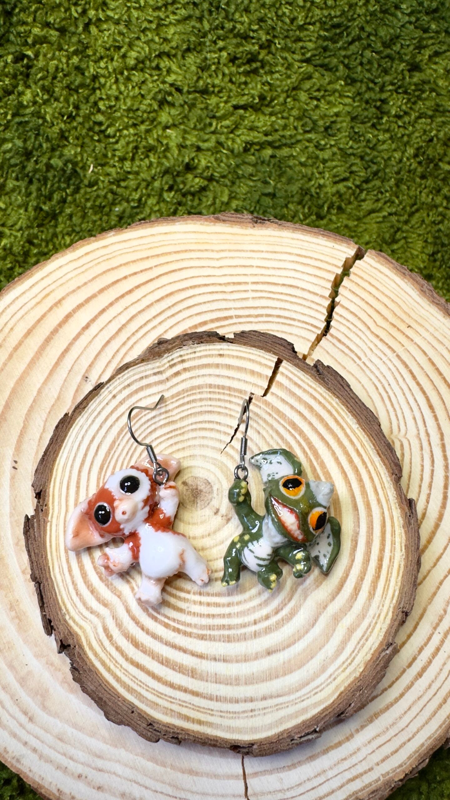 Pendientes Gizmo y Gremlin acabado brillante image 0