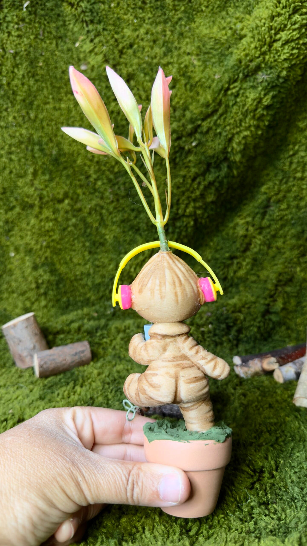 Mandrágora de madera ochentera cascos amarillos image 2