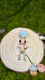 Broche mandrágora de madera de pino image 0