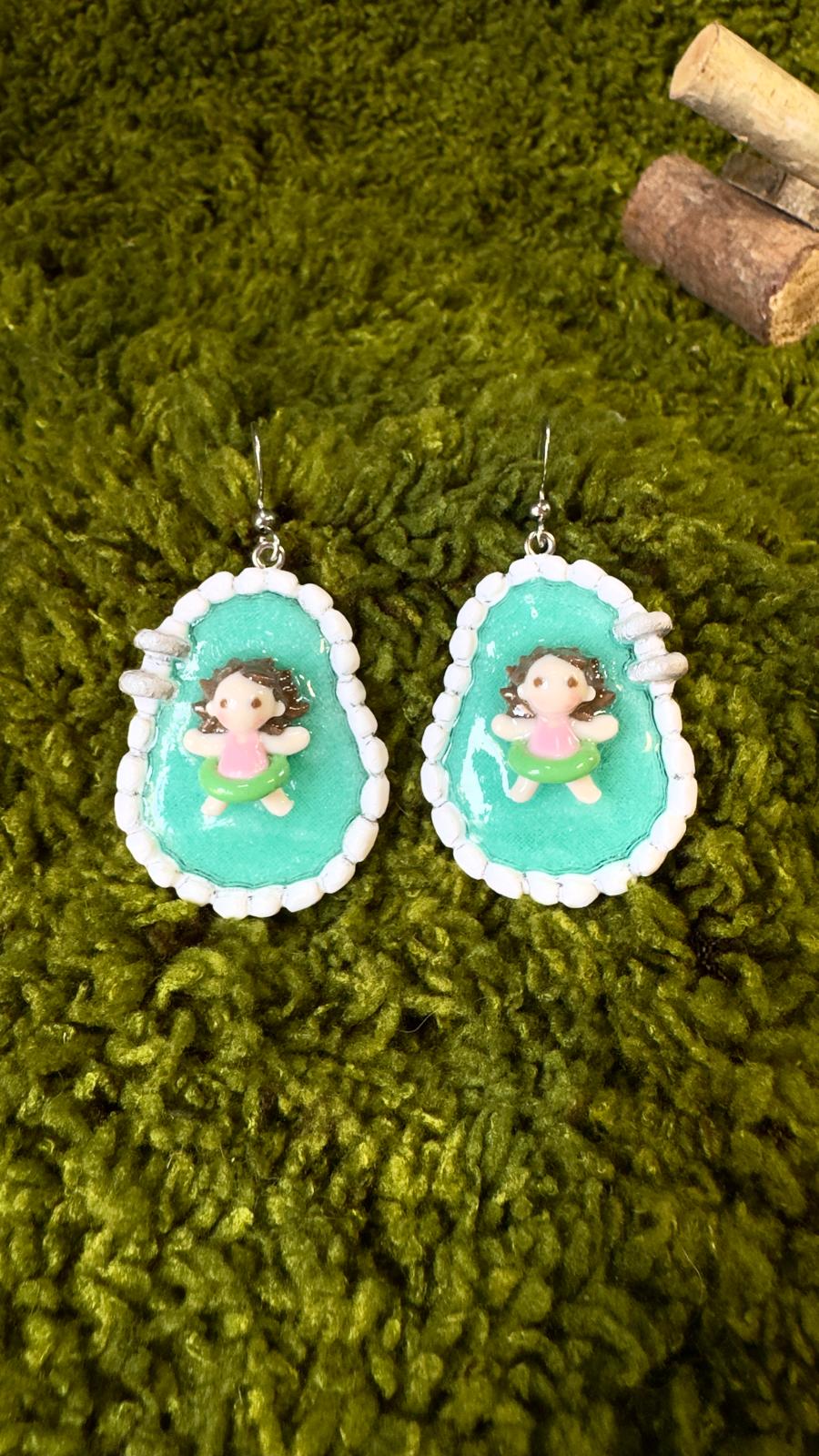 Pendientes niñas piscina