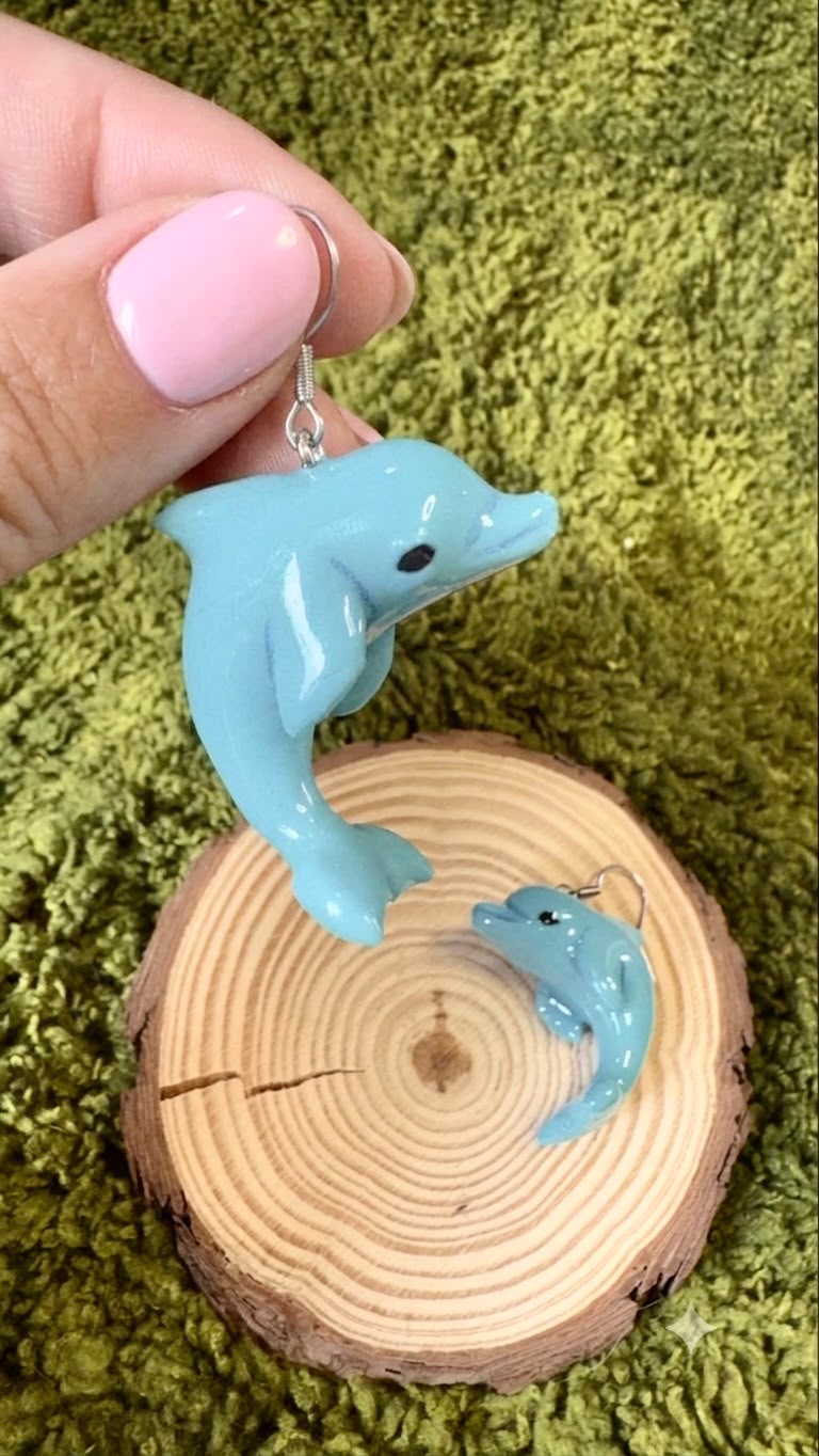 Pendientes delfines