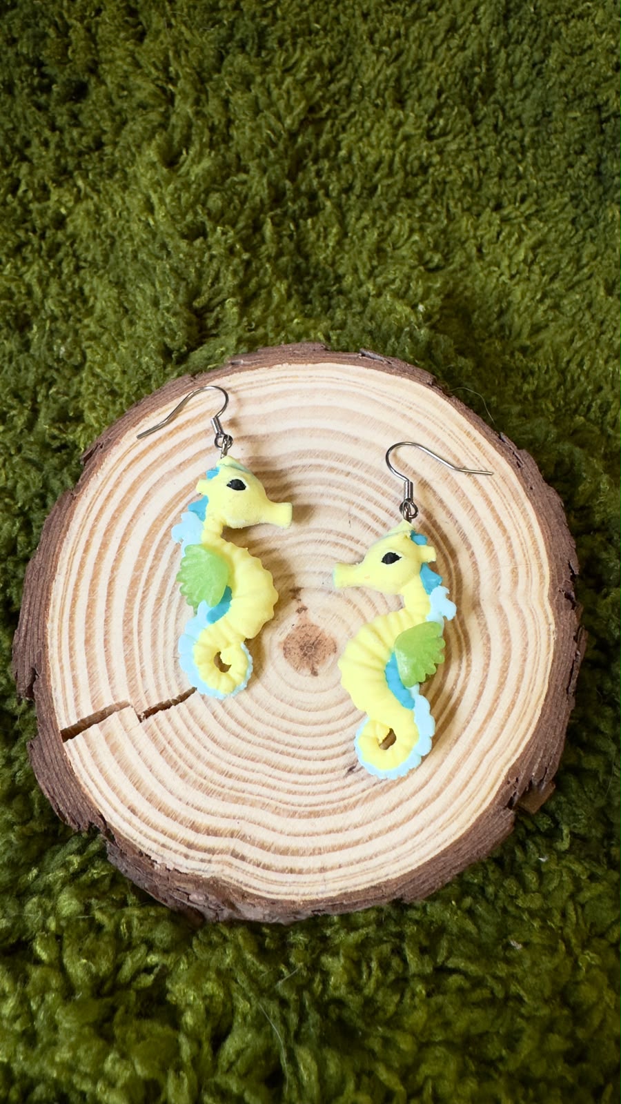 Pendientes caballito de mar amarillo