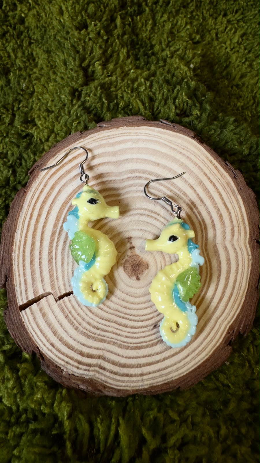 Pendientes caballito de mar amarillo