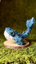 Escultura ballena azul mate