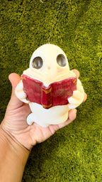 Arttoy Fantasma lector libro burdeos image 2